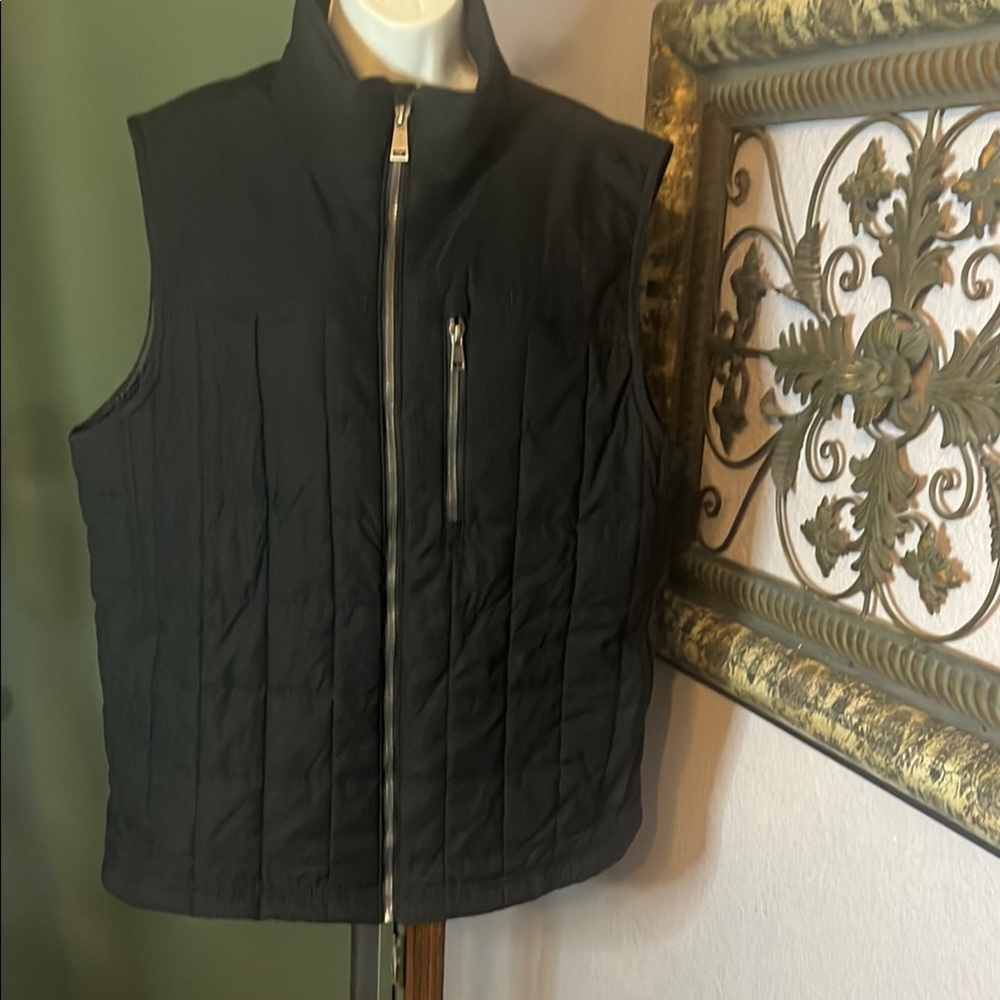Orvis Vest Black Quilted with Zipper Sz L
